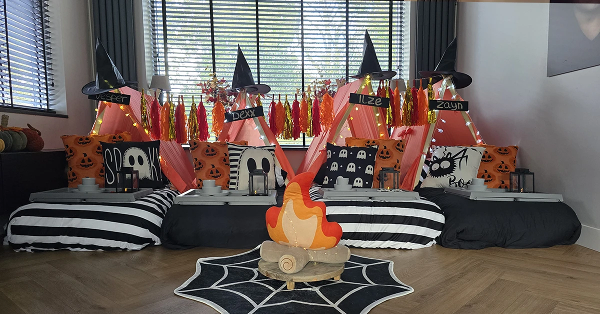 Huur een Halloween Tipi Tent Slaapfeestje
