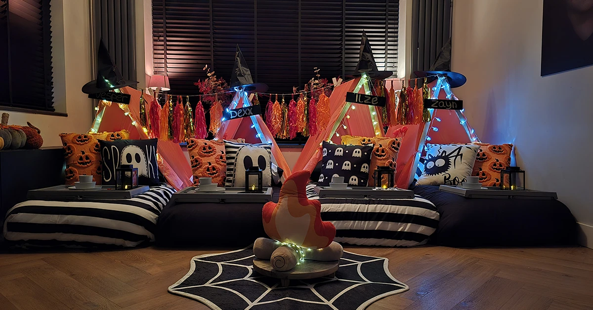 Reserveer een Halloween Tipi Tent Slaapfeestje
