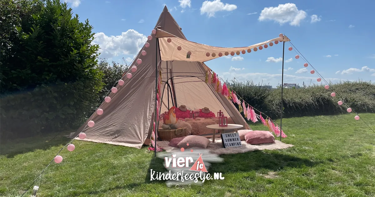 slaapfeestje met tipitentjes glamping thema
