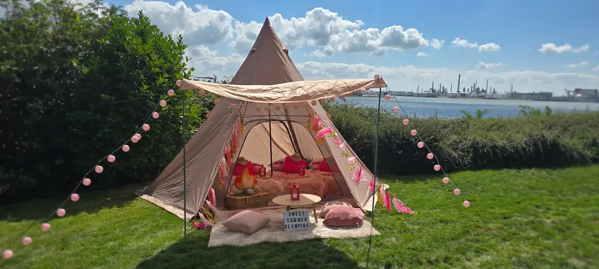 tipi tent slaapfeestje met glamping thema